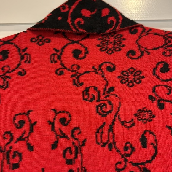 Woman’s Tey-Art sweater - Picture 7 of 7